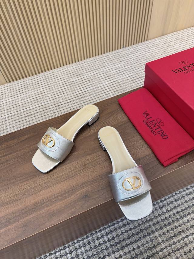 Leather outsole 210Valentino 25Ss 2025 Spring and Summer New Product Signature