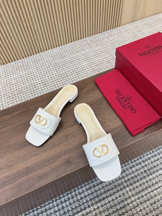 Leather outsole 210Valentino 25Ss 2025 Spring and Summer New Product Signature