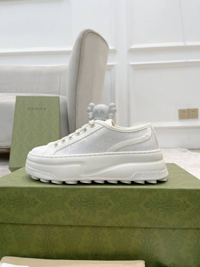 Top version Gucci 1977 casual thick-soled shoes are recommended for early sprin