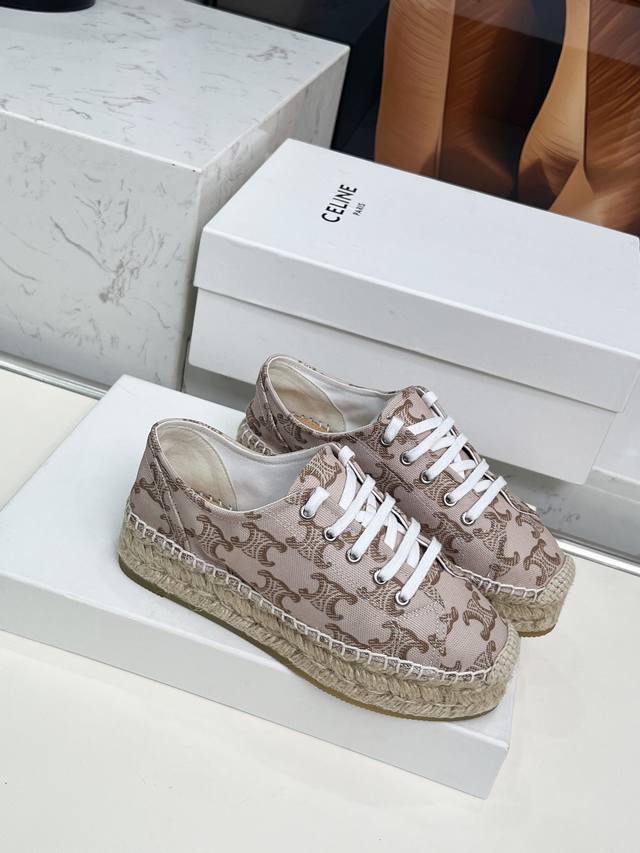 Celine Celine's latest Arc de Triomphe fisherman shoes are recommended by many c
