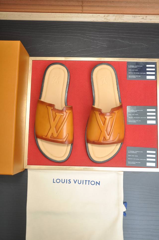 Factory Price P Louis Vuitton Lv slippers high-end cowhide counter 1:1 fashion
