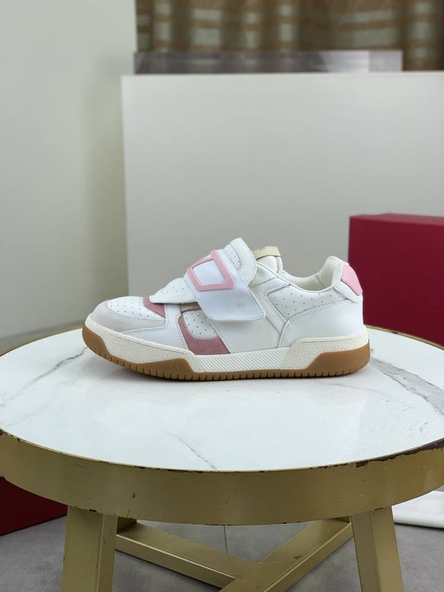 Factory P price P real price Valentino couple sports loafers series Valentino 20