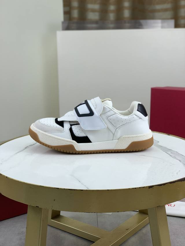 Factory P price P real price Valentino couple sports loafers series Valentino 20