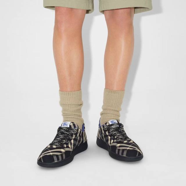 BURBERRY is finally hereCool plaid Terrace sneakers, Burberry classic elementsDD