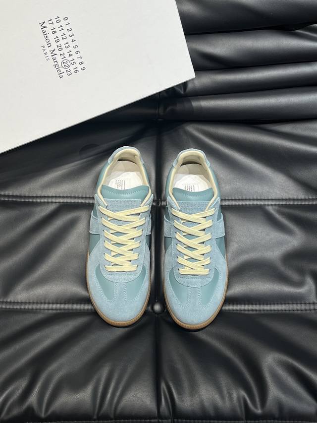 Mm6 Retro Dexterity Shoes This pair of Replica is made of cowhide. The overall s