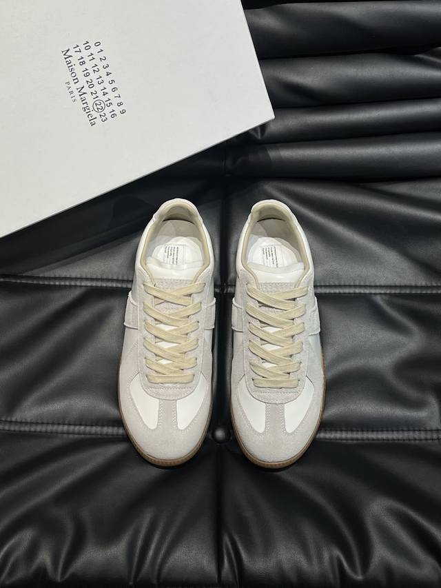 Mm6 Retro Dexterity Shoes This pair of Replica is made of cowhide. The overall s