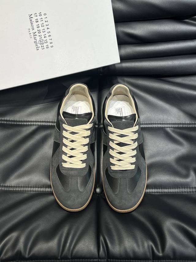 Mm6 Retro Dexterity Shoes This pair of Replica is made of cowhide. The overall s