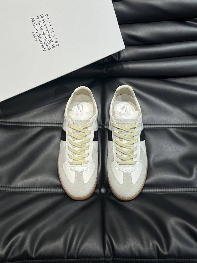 Mm6 Retro Dexterity Shoes This pair of Replica is made of cowhide. The overall s