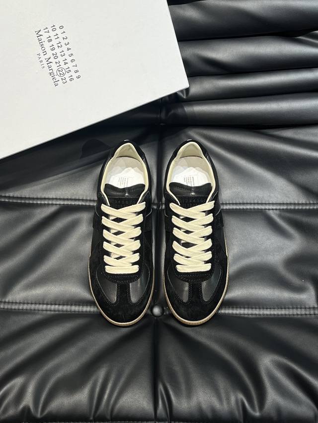 Mm6 Retro Dexterity Shoes This pair of Replica is made of cowhide. The overall s