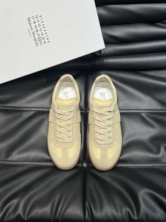 Mm6 Retro Dexterity Shoes This pair of Replica is made of cowhide. The overall s