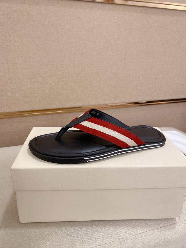 factory price~Latest trendy sandals on sale on the official website Same quality
