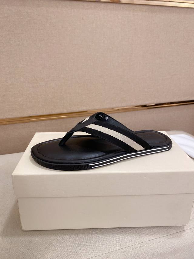 factory price~Latest trendy sandals on sale, same style as the official website,