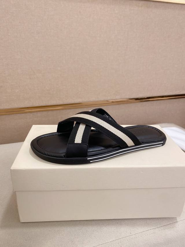 factory price~Latest trendy sandals on sale on the official website, same qualit