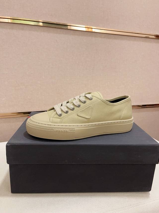 Factory P price high version high quality new Prada Prada counters are launched
