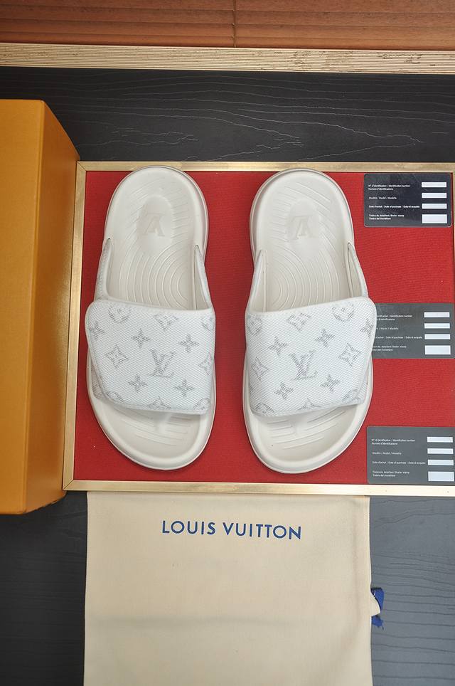 Factory Price P Louis Vuitton Lv slippers high-end cowhide counter 1:1 fashion