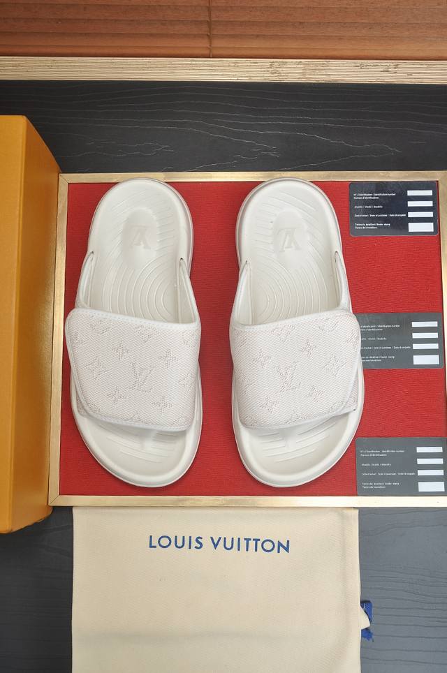 Factory Price P Louis Vuitton Lv slippers high-end cowhide counter 1:1 fashion