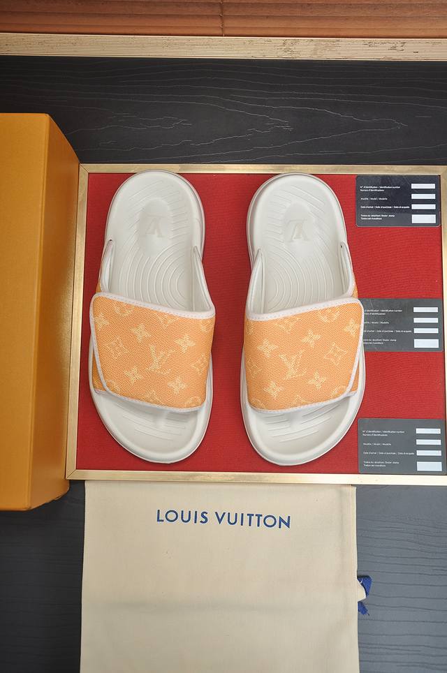 Factory Price P Louis Vuitton Lv slippers high-end cowhide counter 1:1 fashion