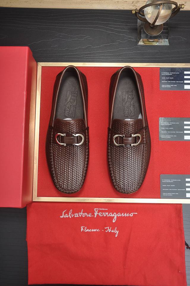 factory price P Ferragamo Ferragamo counter latest model original imported open