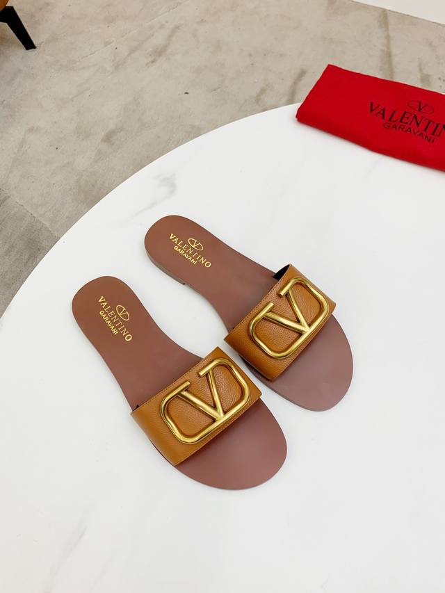 Valentino classic, updated color --- factory price Pp, leather -- Raphael 220 P