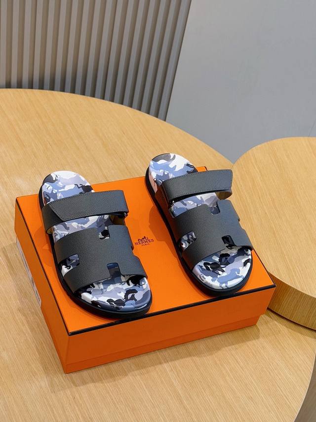 Herme* Chypre Sandals Calfskin functional sandals. With ergonomic rubber sole an