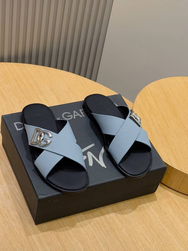 D&G calfskin logo men's slippers As a symbol of exquisite craftsmanship and exqu