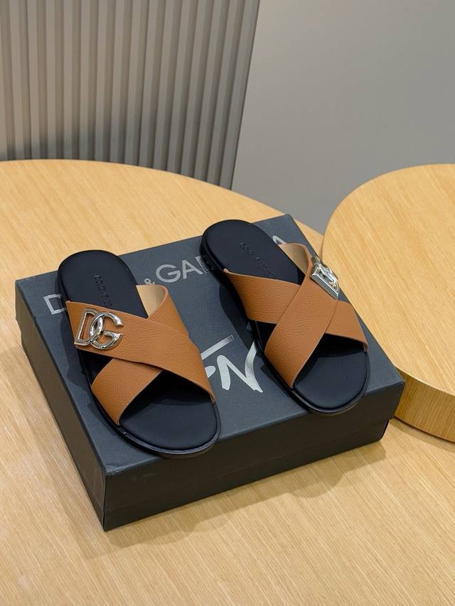 D&G calfskin logo men's slippers As a symbol of exquisite craftsmanship and exqu