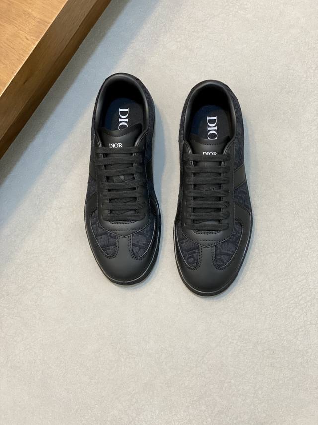 Dior. Dior's new casual sneakers define your fashion steps. Boldly using innovat