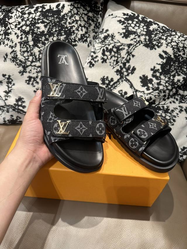 Lv New style with double buttons on cloth, cowhide top and sheepskin lining, siz