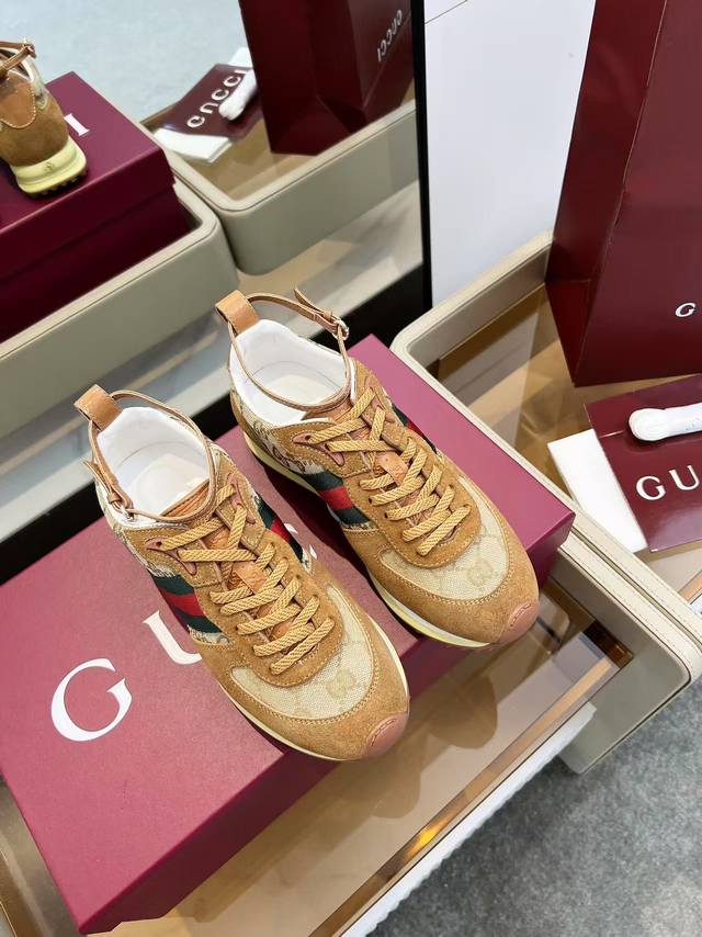 Gucci Gucci women's new Forrest Gump sneakers are light, comfortable and versati