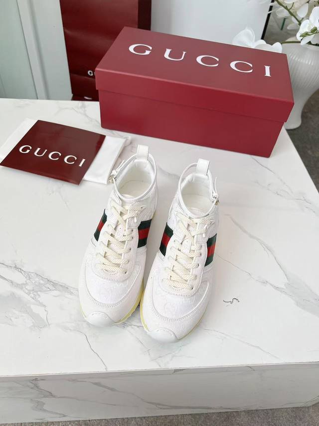 Gucci Gucci women's new Forrest Gump sneakers are lightweight, comfortable and v