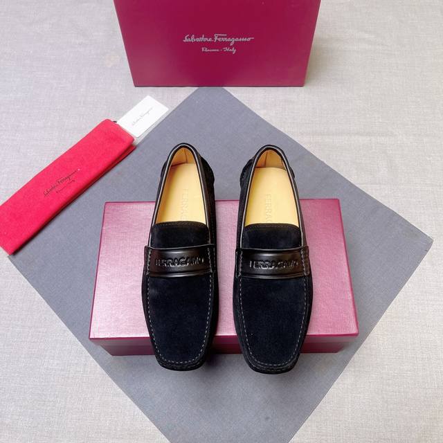 Ferragamo high-end version of the latest hit, top quality. The upper is made of