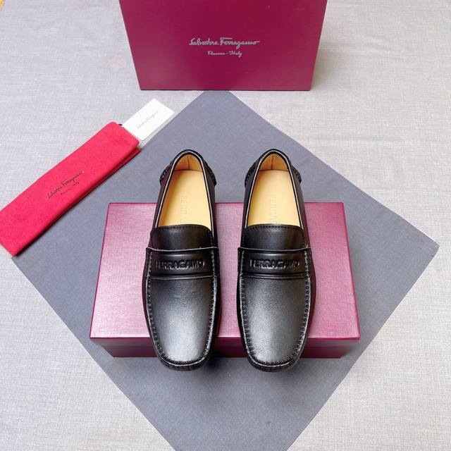 Ferragamo high-end version of the latest hit, top quality. The upper is made of