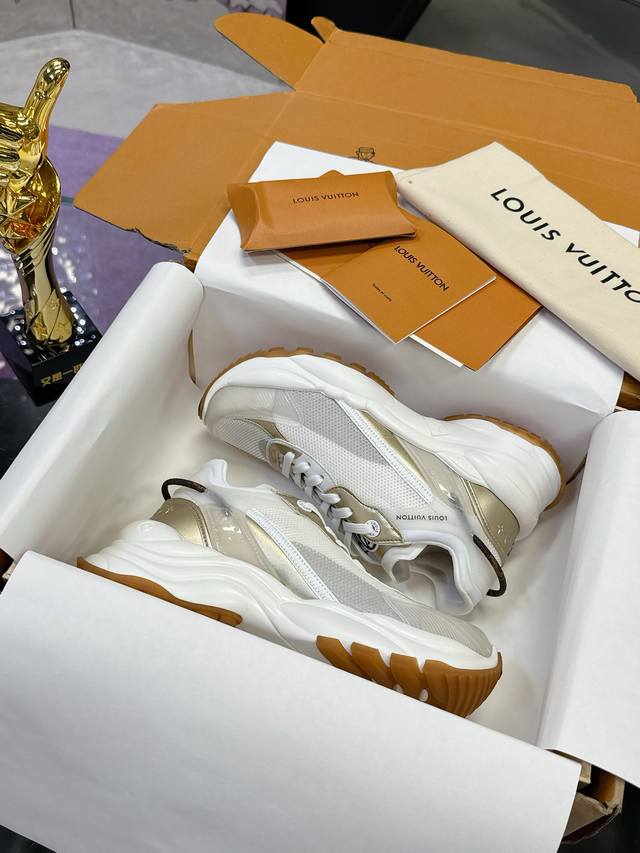 Factory P price P: Top version Lv sports shoes series couple models Official web