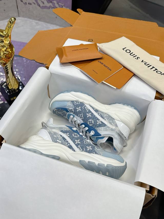 Factory Price: Top version Lv sports shoes series couple models Official websit