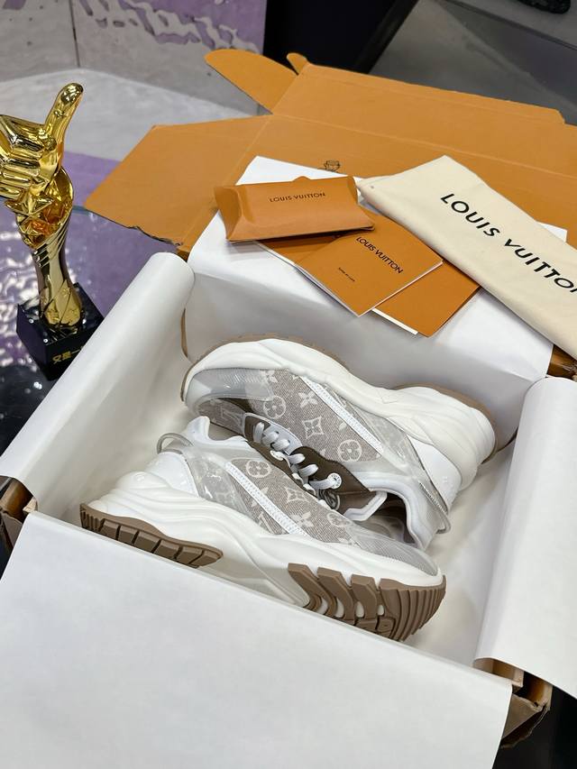 Factory P price P: Top version Lv sports shoes series couple models Official web