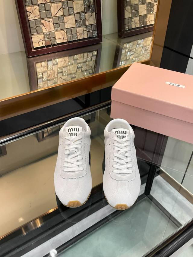 Miumiu New summer casual white shoes Miu Miu is so girly this season! This serie