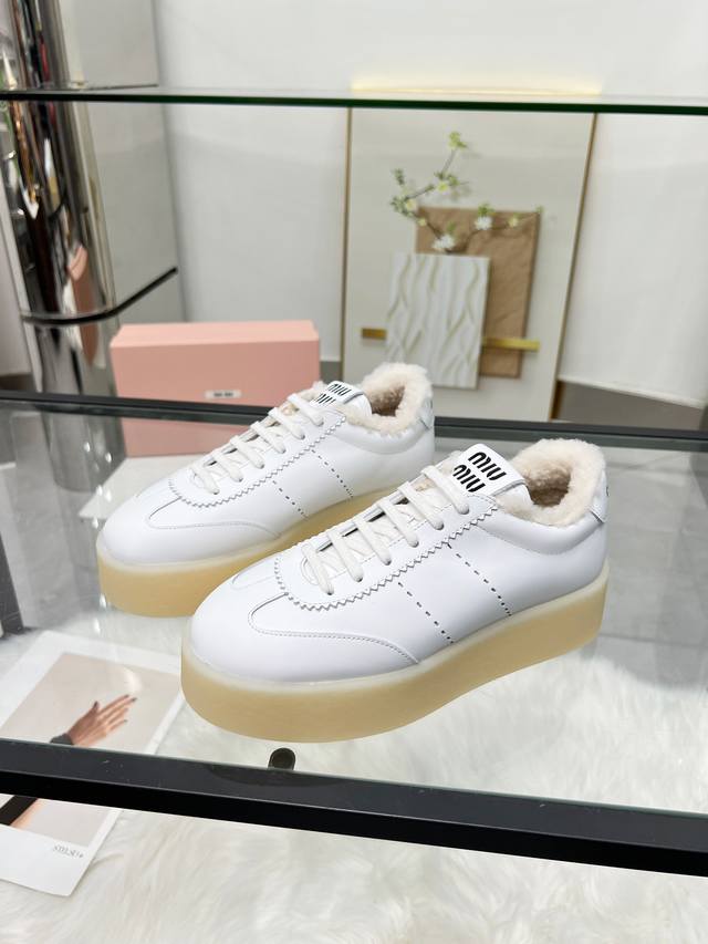 Miumiu Miu Miu casual white shoes are so beautiful! Made of soft leather, they a