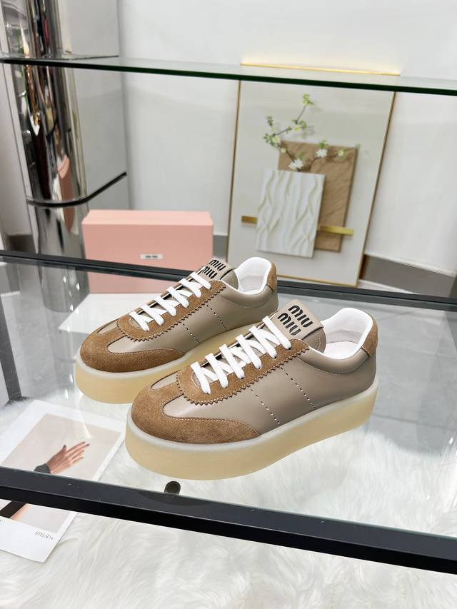 Miumiu Miu Miu casual white shoes are so beautiful! Made of soft leather, they a