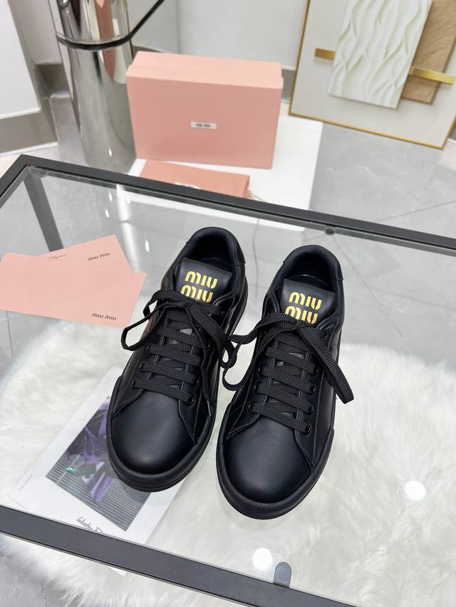 Miumiu Miu Miu casual white shoes are so beautiful! Made of soft leather, they a