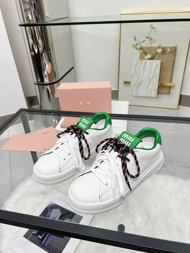 Miumiu Miu Miu casual white shoes are so beautiful! Made of soft leather, they a