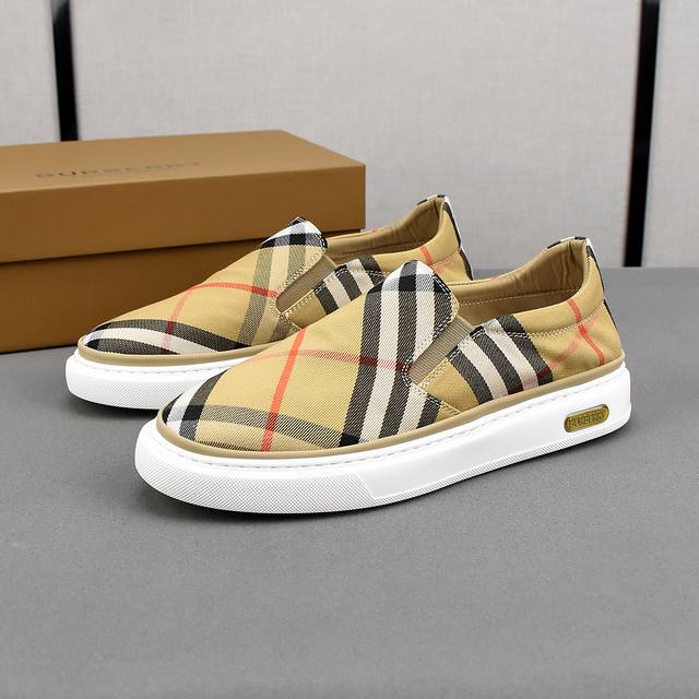 Burberry breathable cloth shoes, the upper is made of comfortable breathable fa
