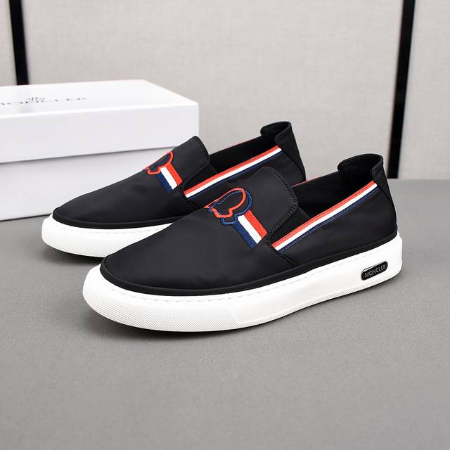 Moncler breathable canvas shoes, the upper is made of comfortable breathable fab