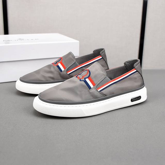 Moncler breathable canvas shoes, the upper is made of comfortable breathable fab