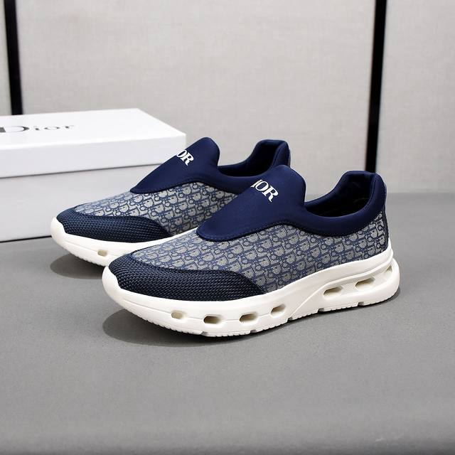 1905940FFF #Dior's new low-top casual sneakers are made of breathable mesh and h
