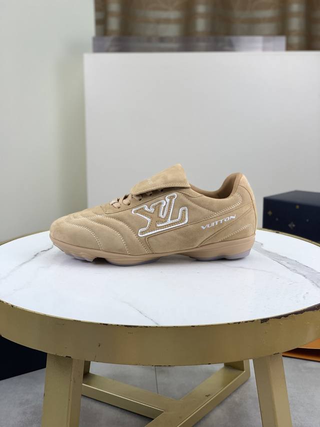 Factory P price P Actual price 2660 New Lv couple's same style sneakers, wearing