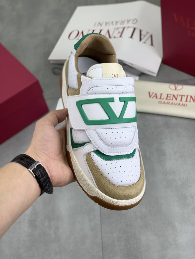 Factory P price P real price latest Valentino Valentino V home new leisure young