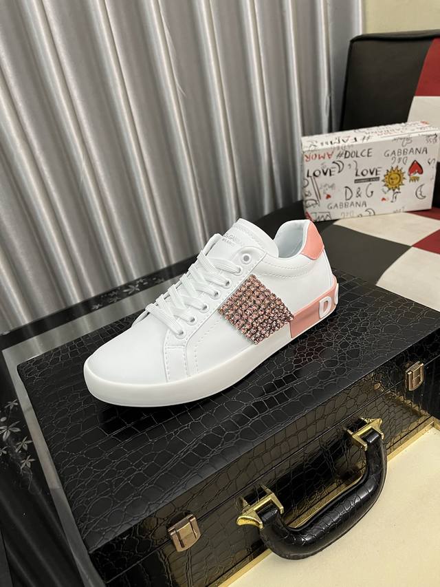 Factory Price Pp: Dg's latest hit casual shoes, with brand signature details on