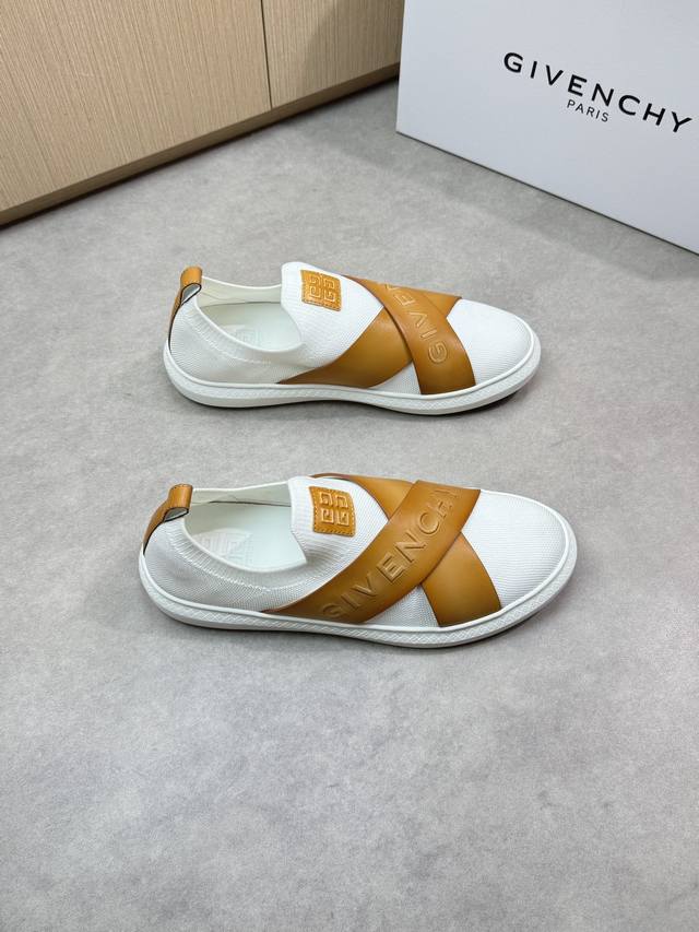 Givenchy -High-end quality original casual sports sneakers -Upper: imported wash