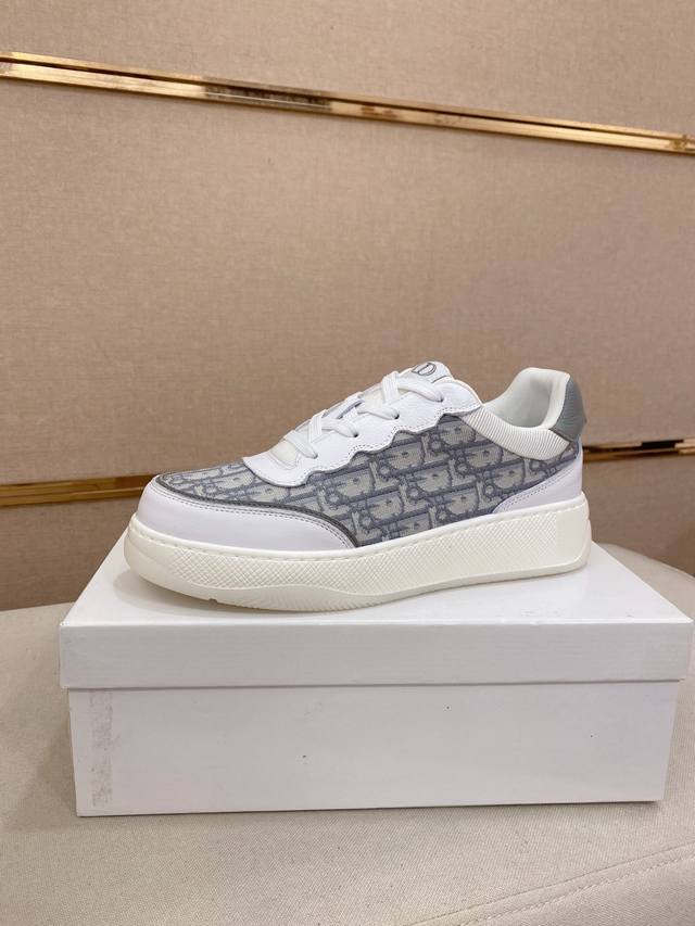 Factory P price Dior D new models are on sale at the same time in the counters,