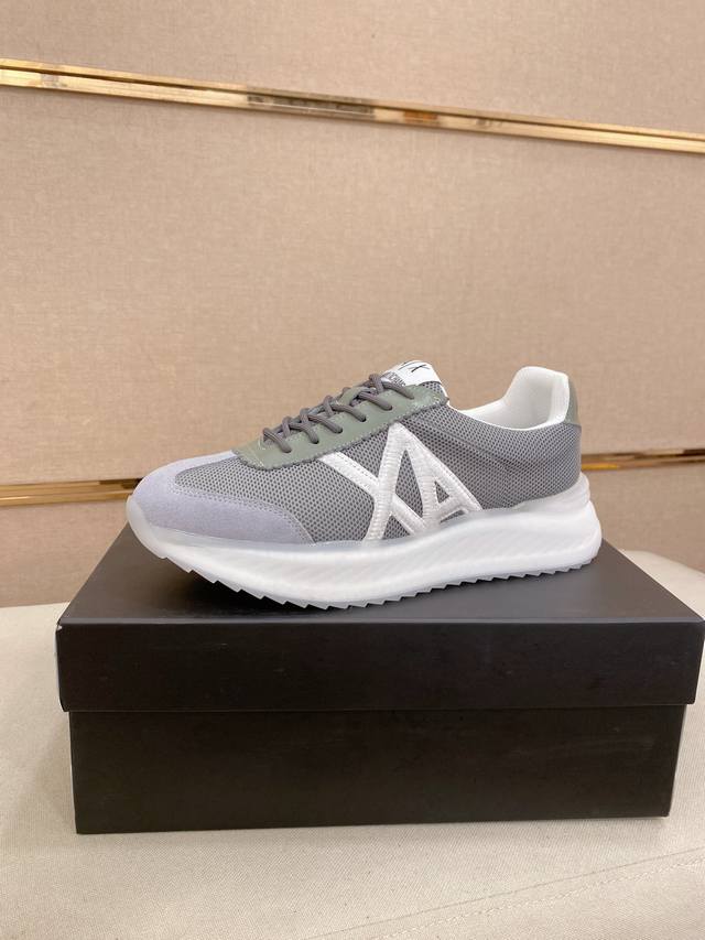 Factory P price Armani new models are on sale at the same time in the counter,